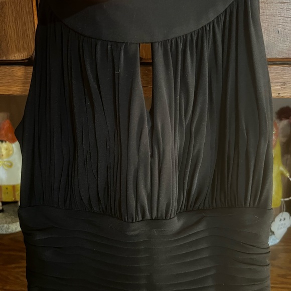 Gown - Picture 3 of 6